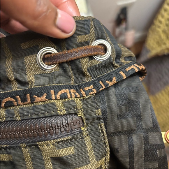 Fendi bacbpack - Picture 8 of 15